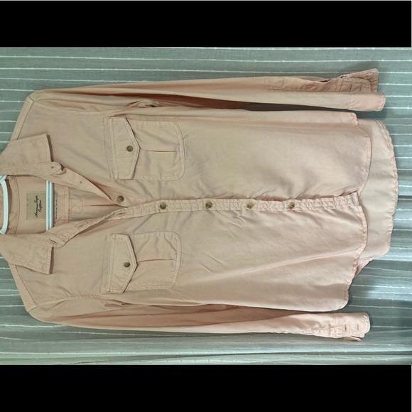 AE Button up shirt - Picture 1 of 3